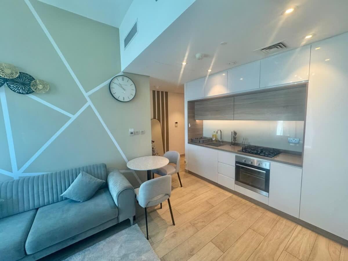 Beautiful 1 Bed Marina I Sleeps 4 Apartment Dubai